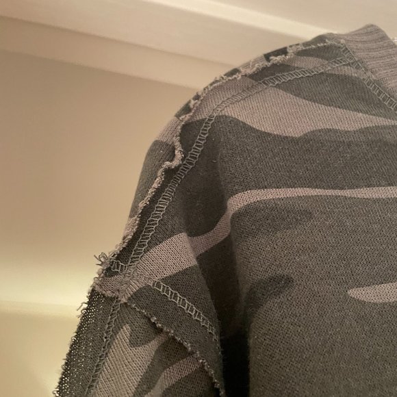 Sweet Romeo Camo Pullover - Picture 5 of 6